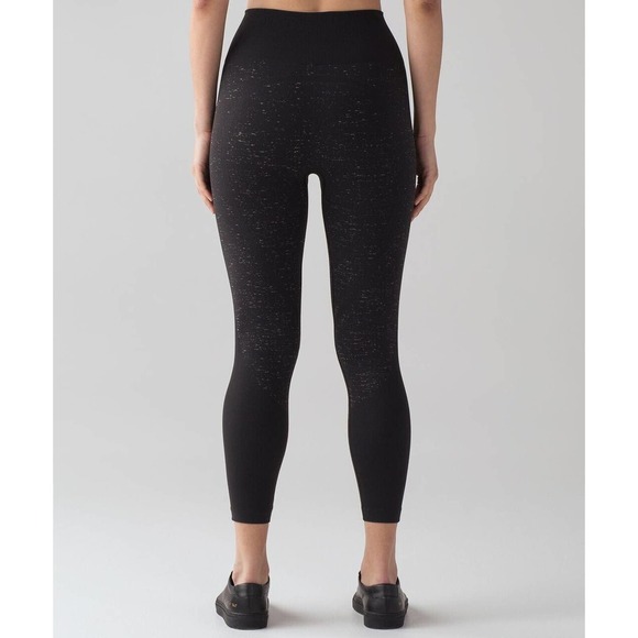 Lululemon Free To Flow 7/8 Tight Black White Women's Size 2 or 4 No Size Dot - Picture 3 of 11